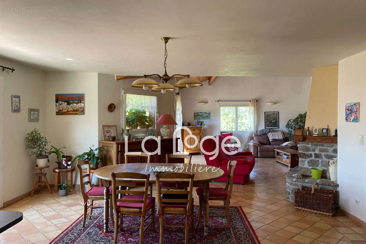 Maison à FOUILLOUSE