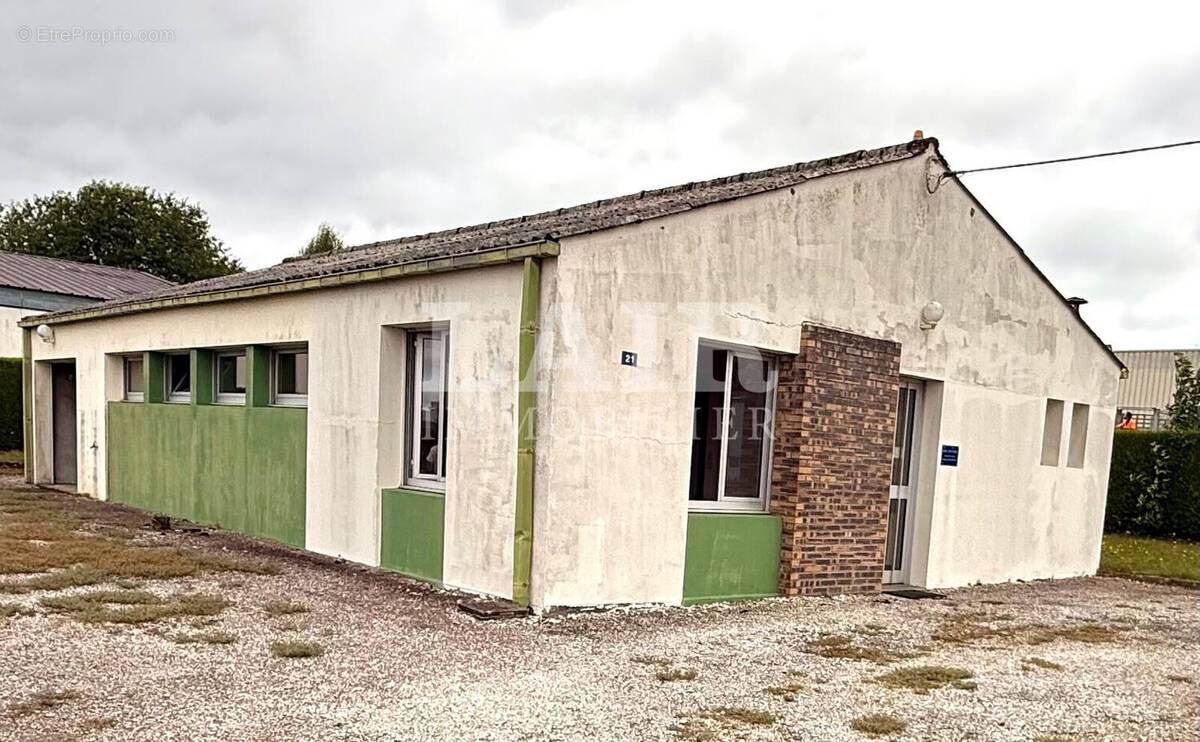 Commerce à LA FERTE-MACE