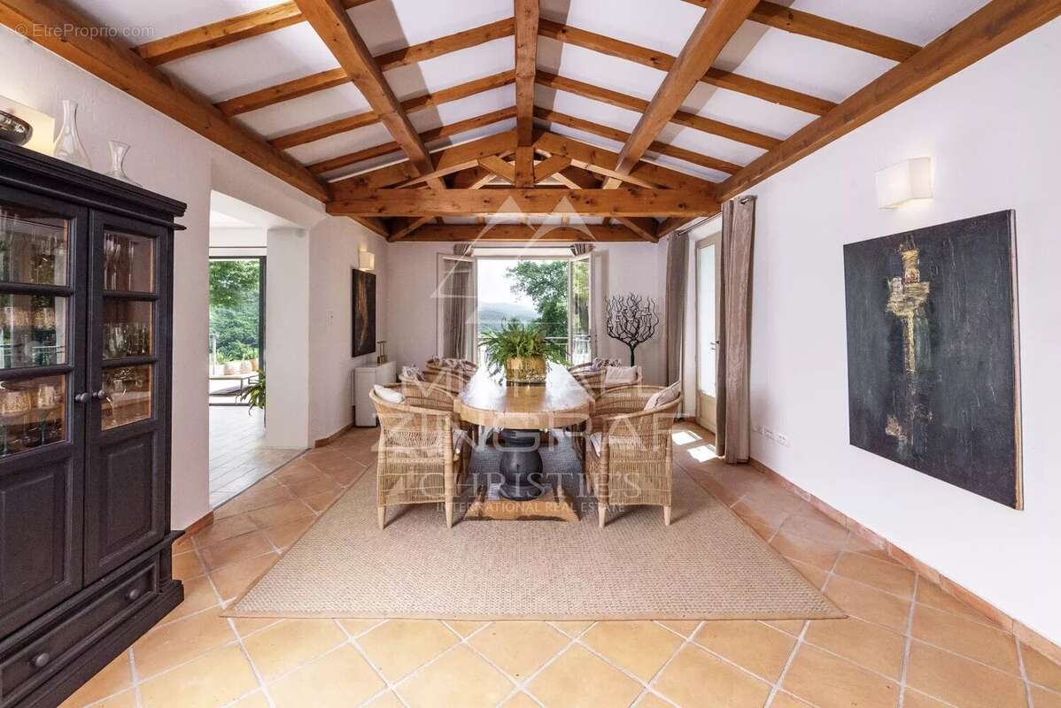 Maison à MANDELIEU-LA-NAPOULE