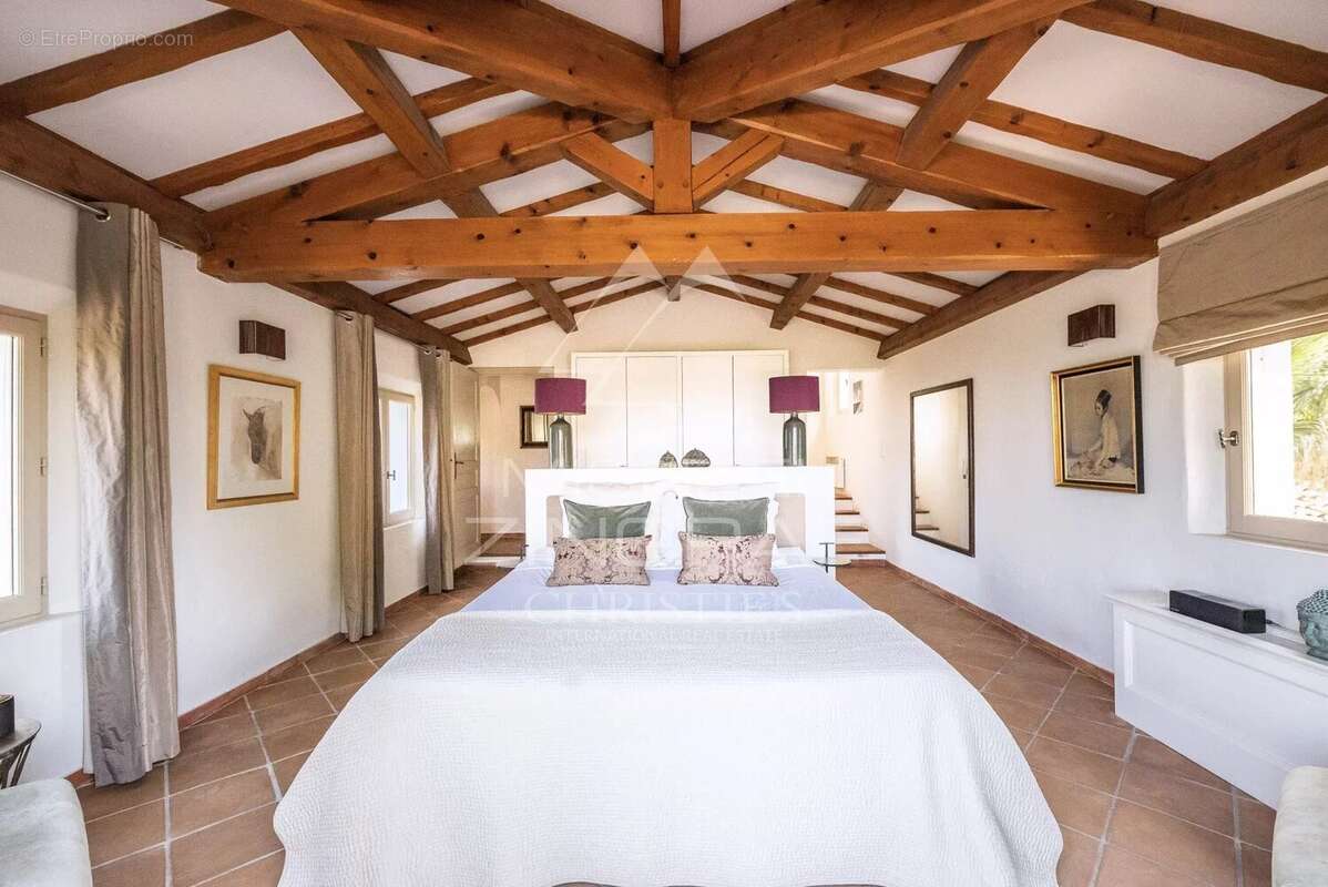 Maison à MANDELIEU-LA-NAPOULE