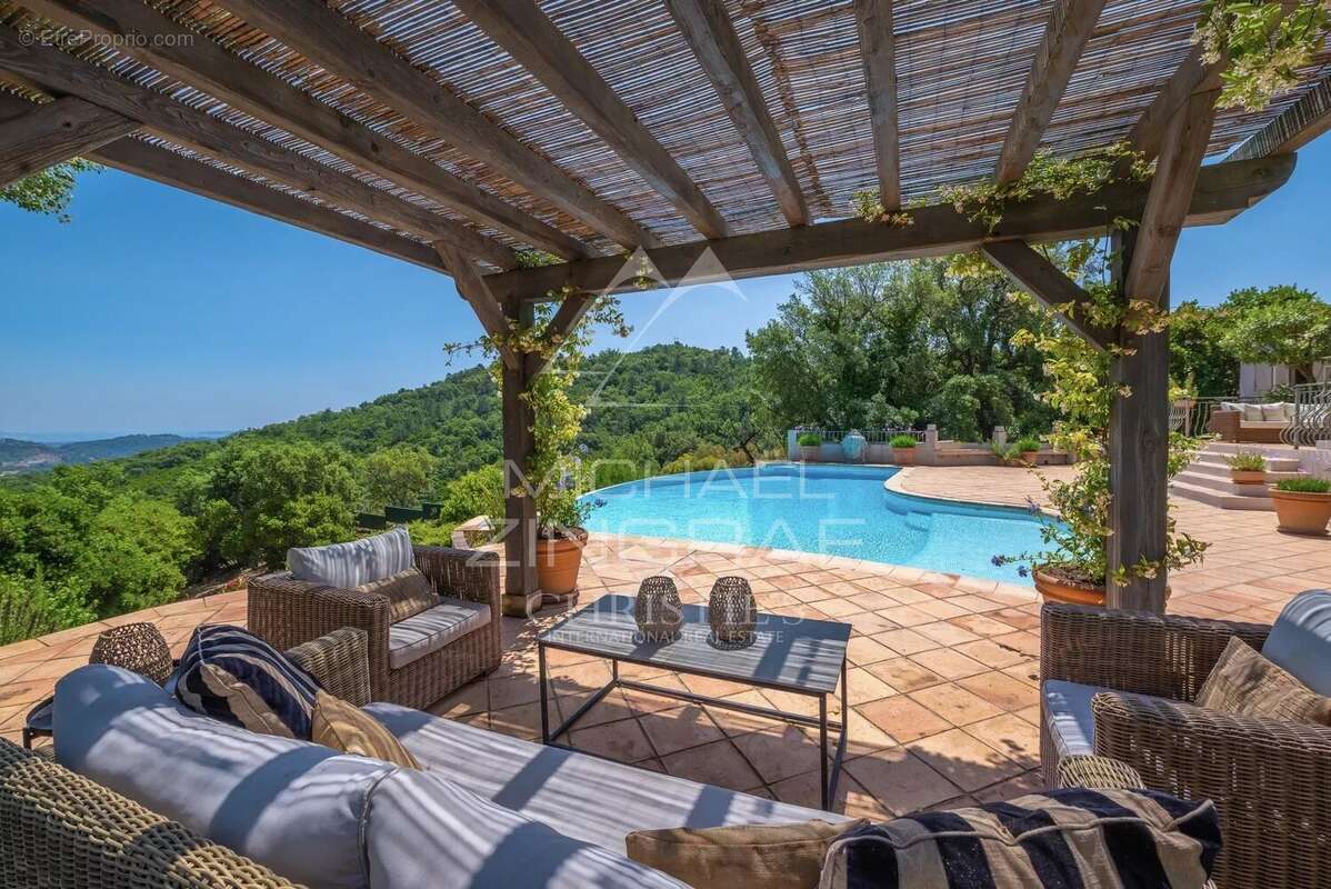 Maison à MANDELIEU-LA-NAPOULE