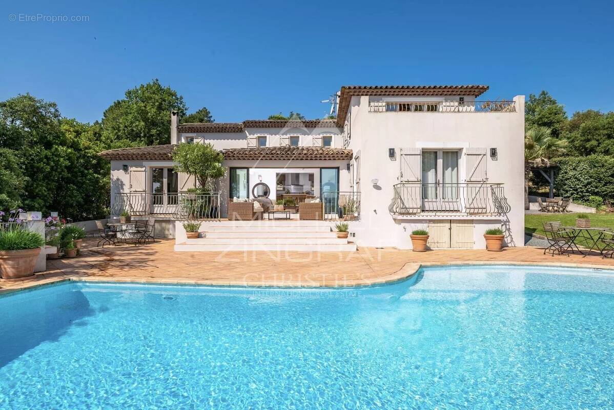 Maison à MANDELIEU-LA-NAPOULE