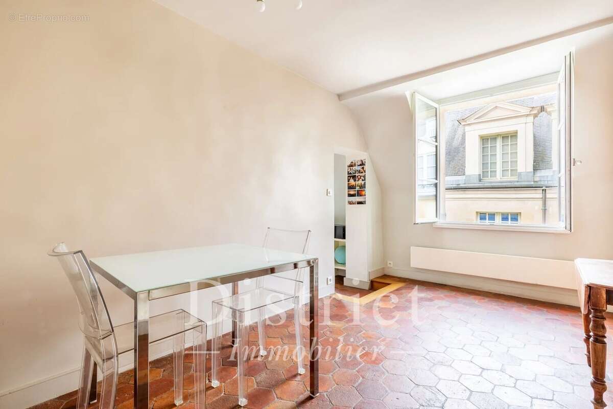 Appartement à PARIS-4E