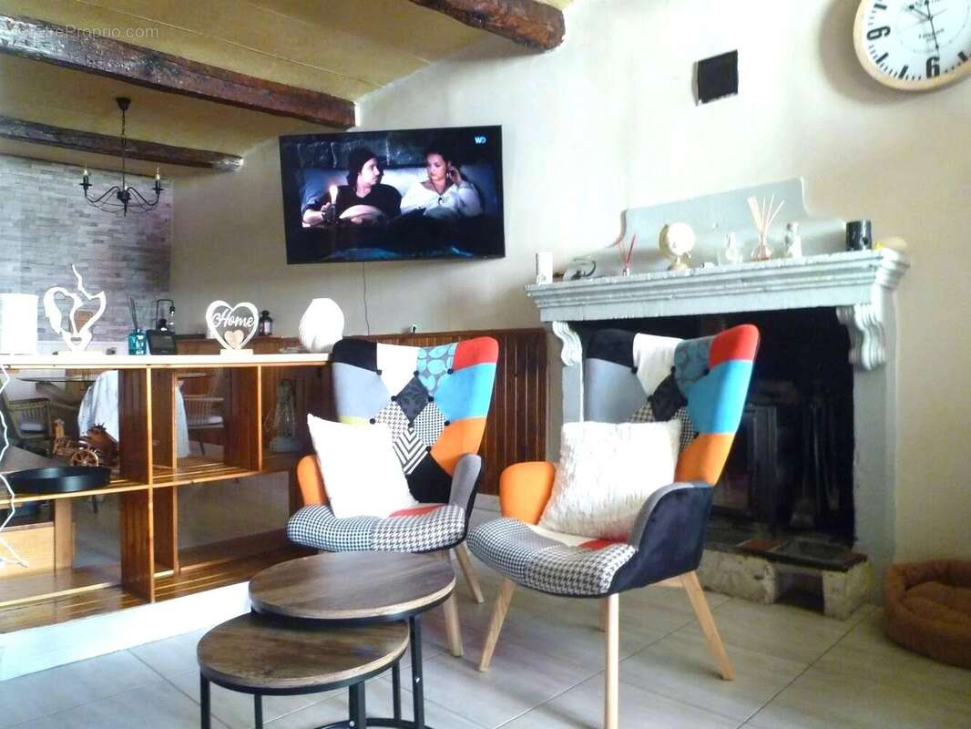 Appartement à PUGET-THENIERS