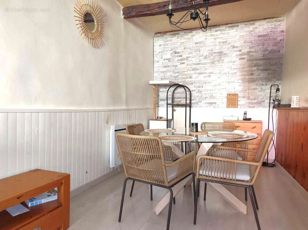 Appartement à PUGET-THENIERS