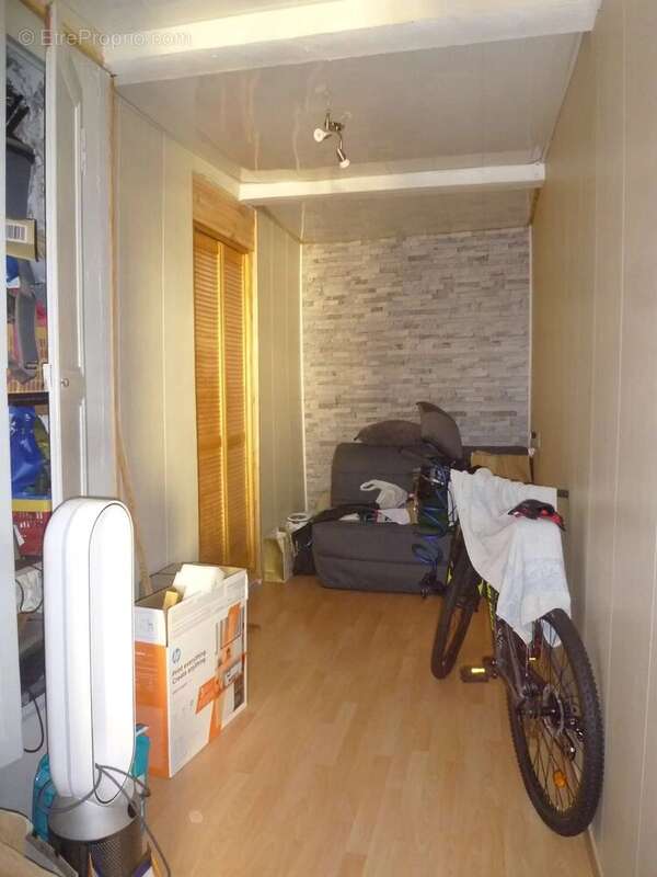 Appartement à PUGET-THENIERS