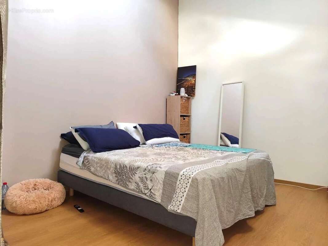 Appartement à PUGET-THENIERS