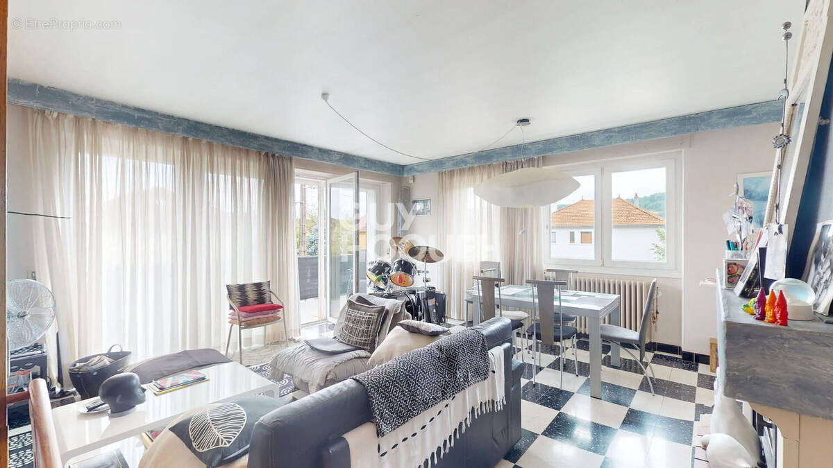 Maison à VAIVRE-ET-MONTOILLE