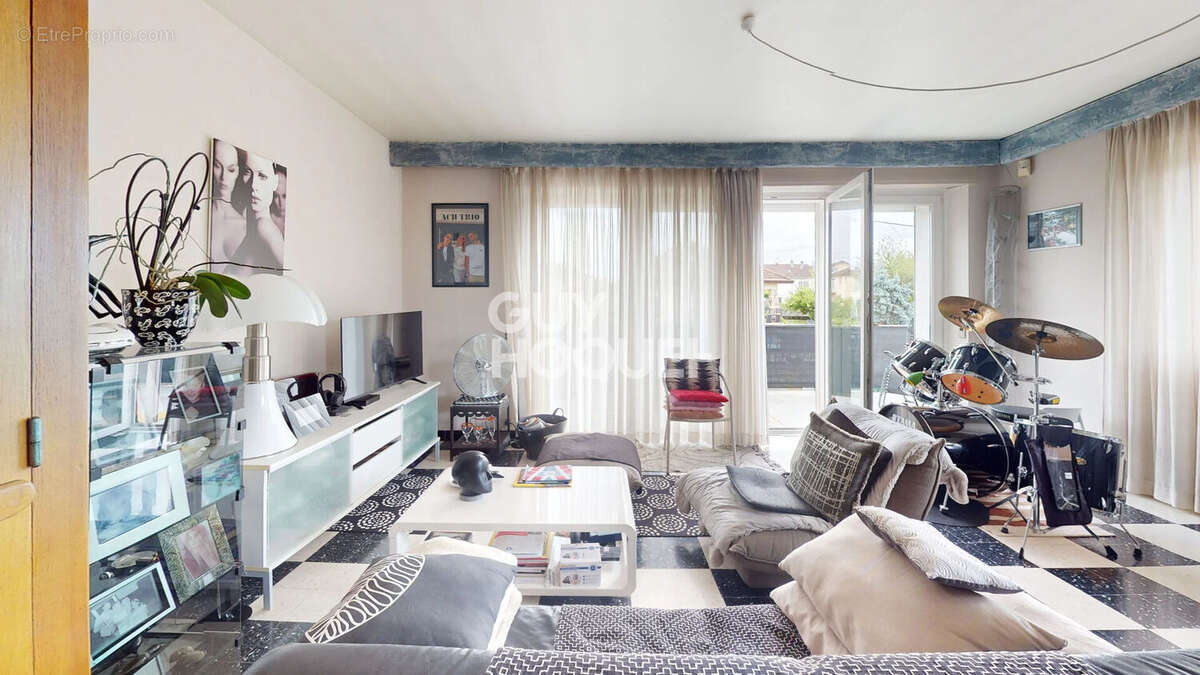 Maison à VAIVRE-ET-MONTOILLE