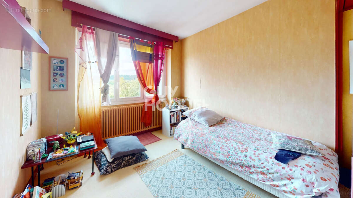 Maison à VAIVRE-ET-MONTOILLE