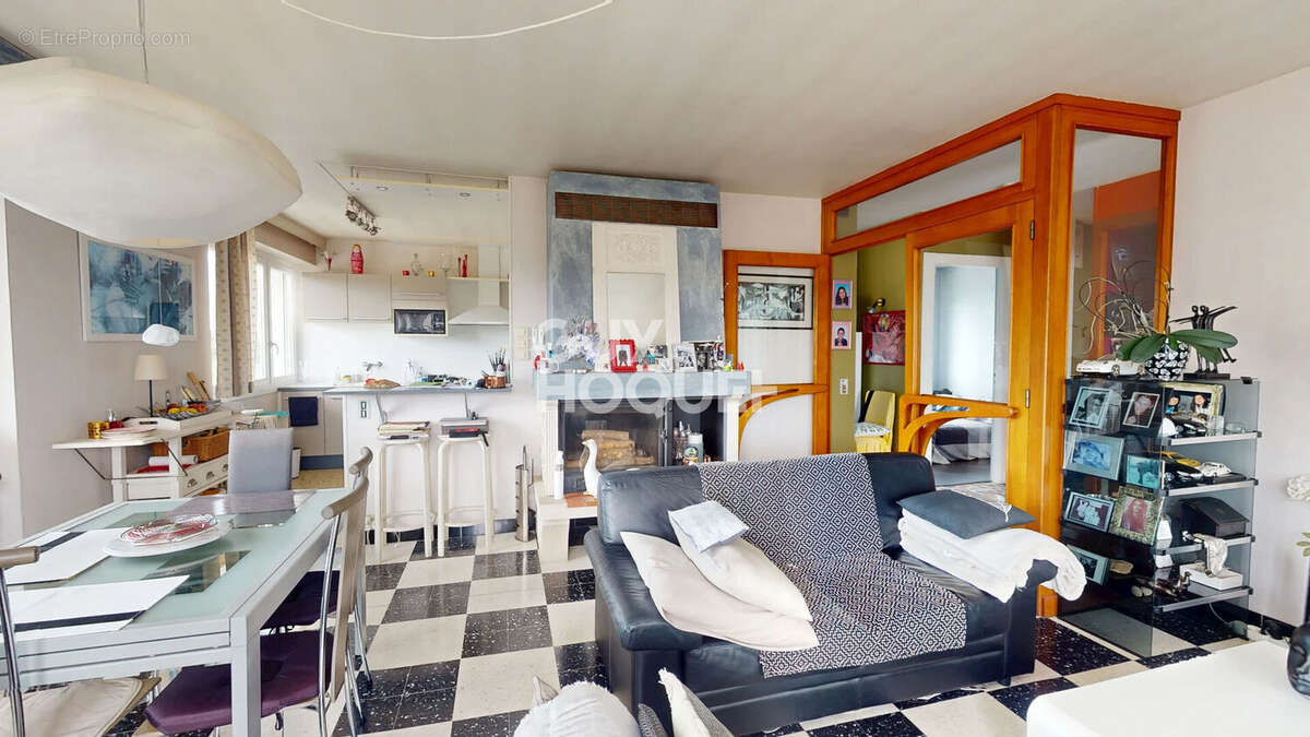 Maison à VAIVRE-ET-MONTOILLE