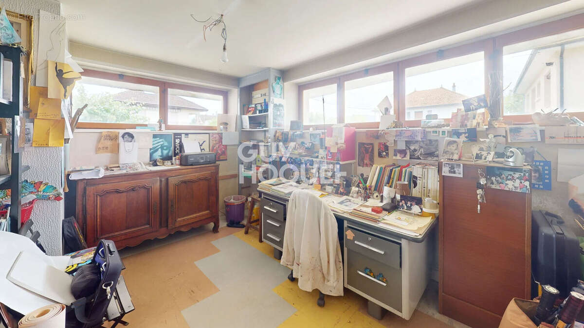 Maison à VAIVRE-ET-MONTOILLE