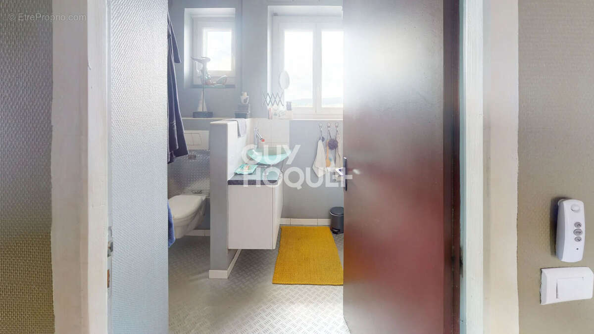 Maison à VAIVRE-ET-MONTOILLE