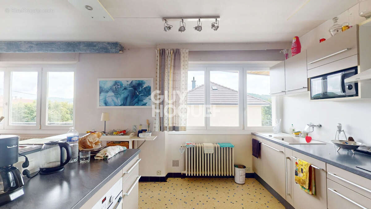 Maison à VAIVRE-ET-MONTOILLE