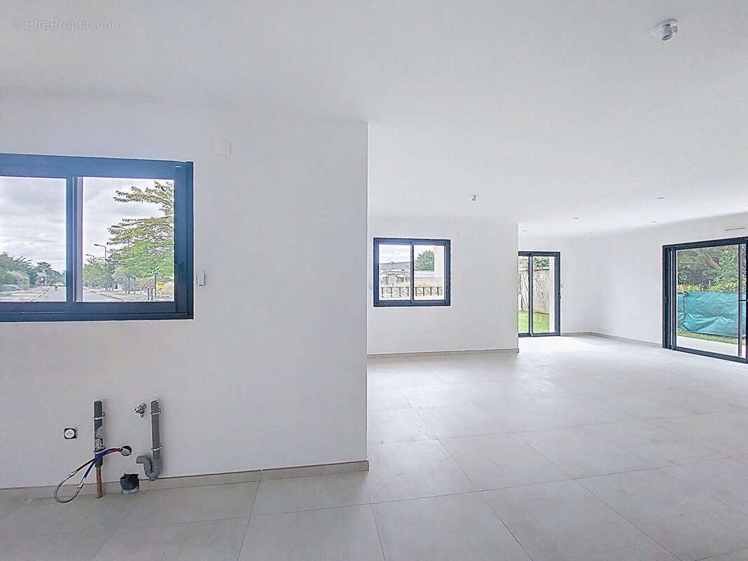 Maison à SAINTE-LUCE-SUR-LOIRE