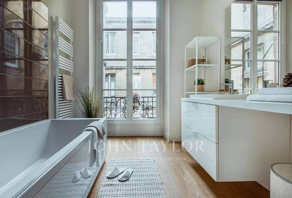 Appartement à BORDEAUX