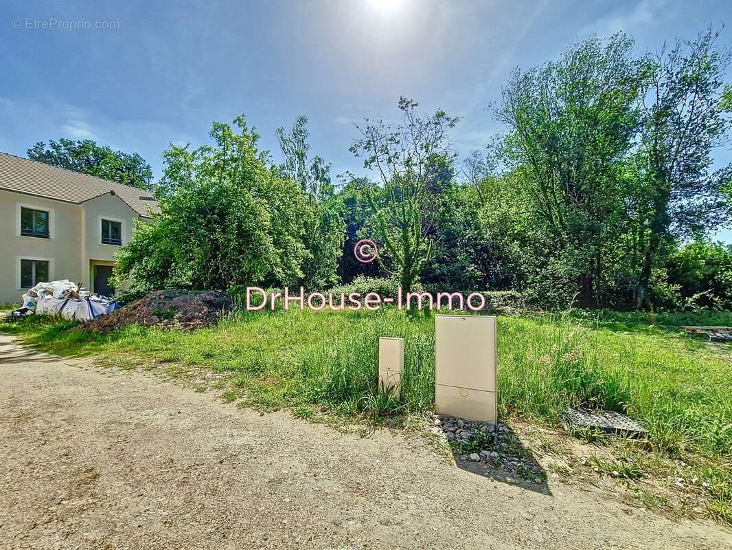 Terrain à RAMBOUILLET