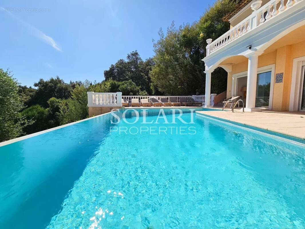 Maison à MANDELIEU-LA-NAPOULE