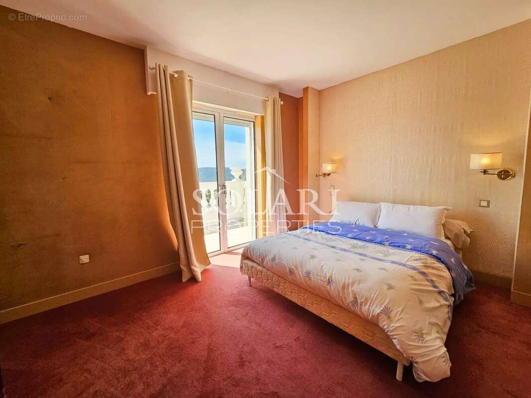 Maison à MANDELIEU-LA-NAPOULE