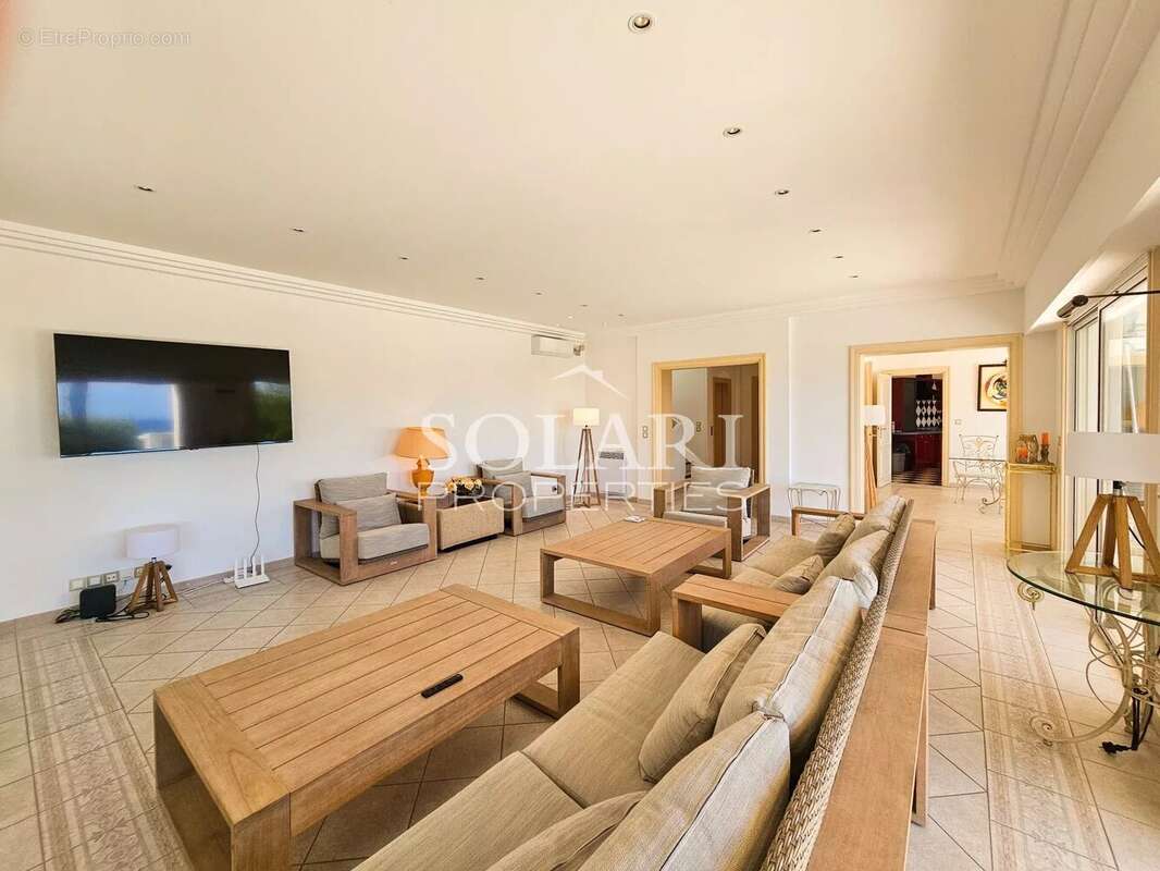 Maison à MANDELIEU-LA-NAPOULE