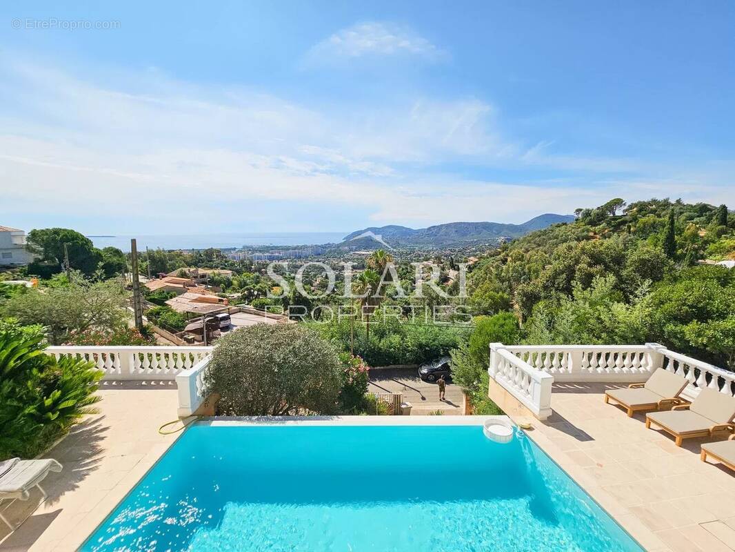 Maison à MANDELIEU-LA-NAPOULE