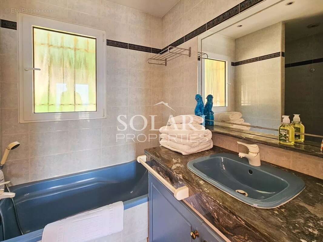 Maison à MANDELIEU-LA-NAPOULE