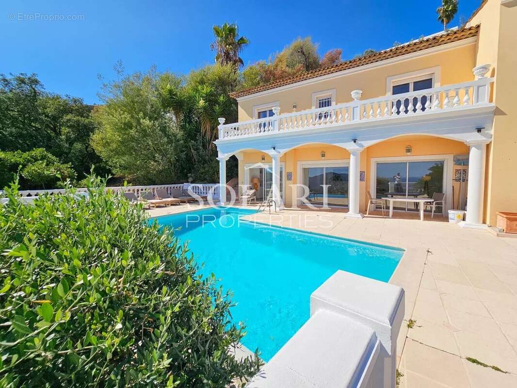 Maison à MANDELIEU-LA-NAPOULE