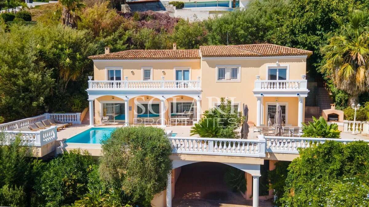 Maison à MANDELIEU-LA-NAPOULE