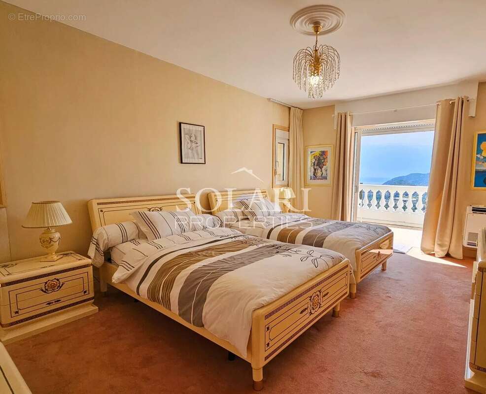 Maison à MANDELIEU-LA-NAPOULE