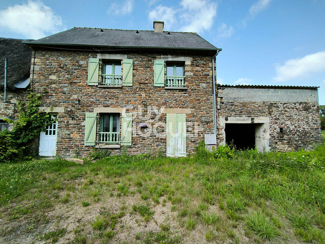 Maison à ROZ-LANDRIEUX