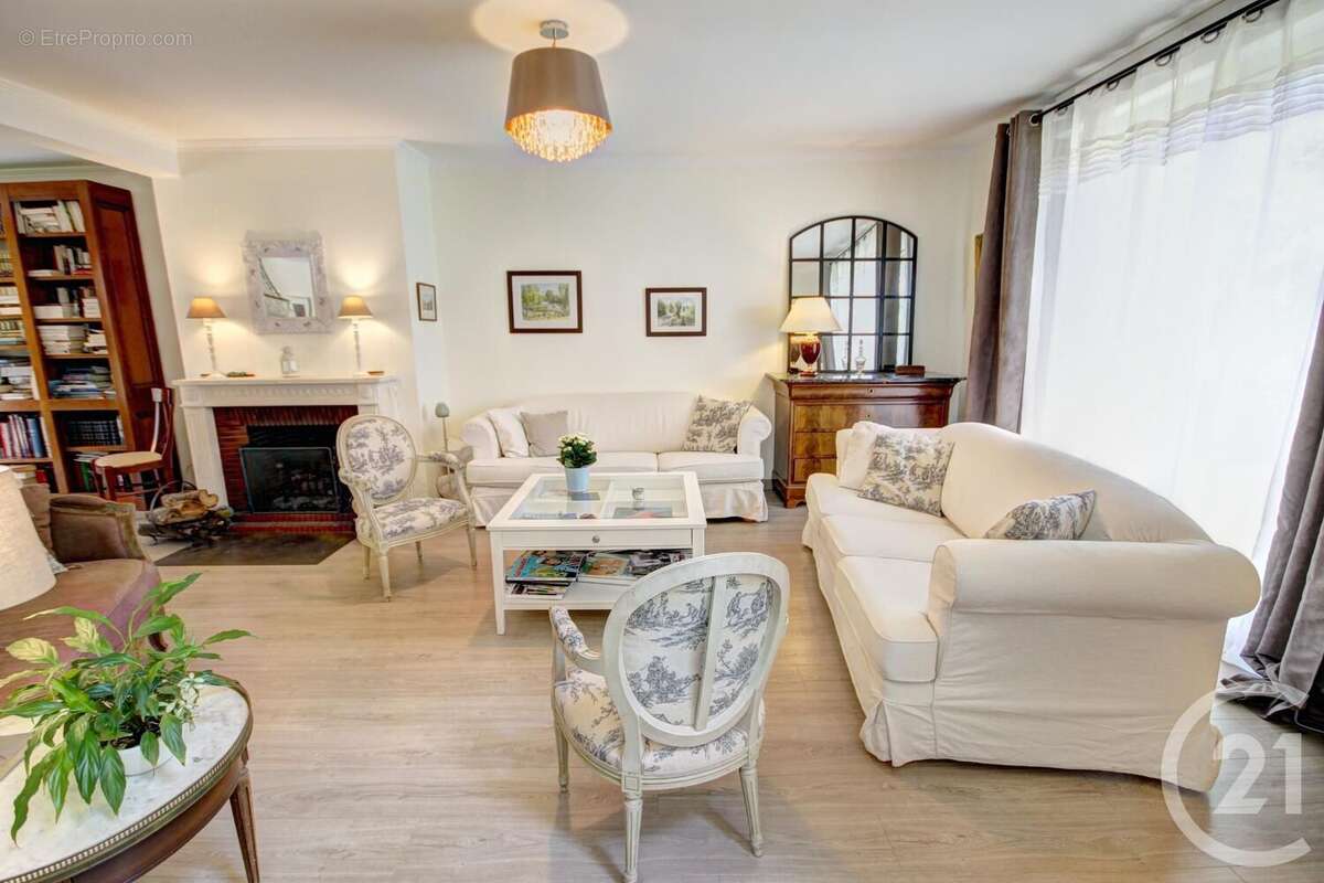 Maison à BOUCHEMAINE