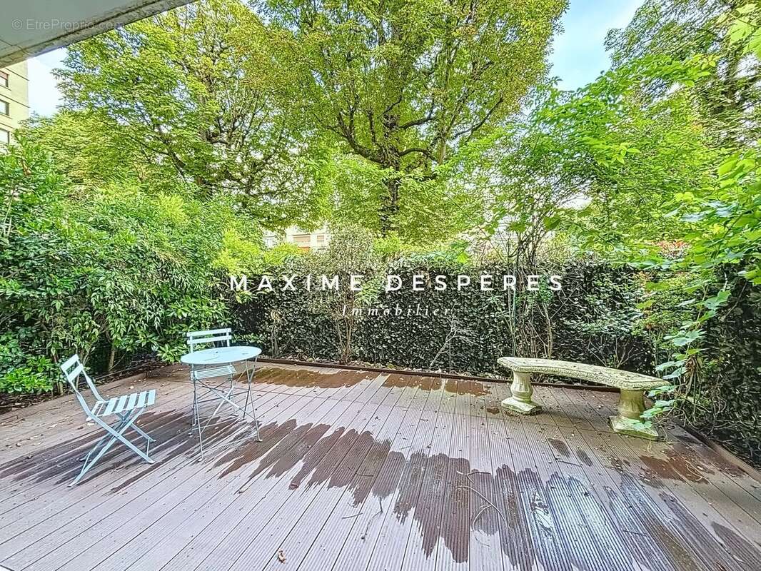 Appartement à NEUILLY-SUR-SEINE