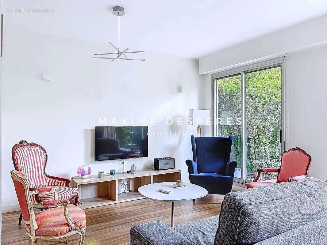 Appartement à NEUILLY-SUR-SEINE