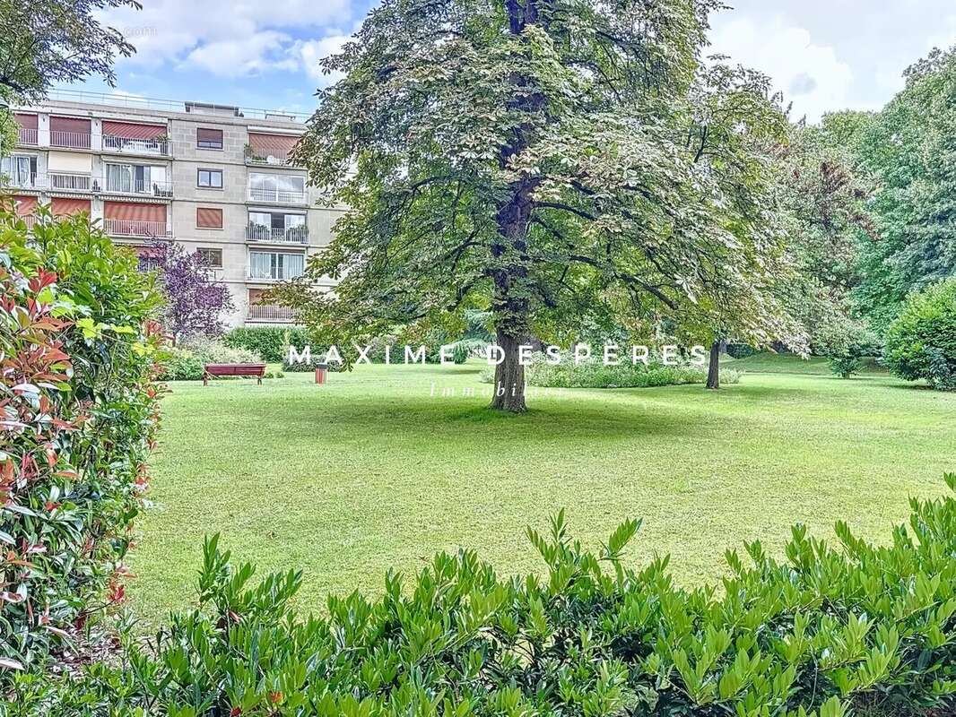 Appartement à NEUILLY-SUR-SEINE