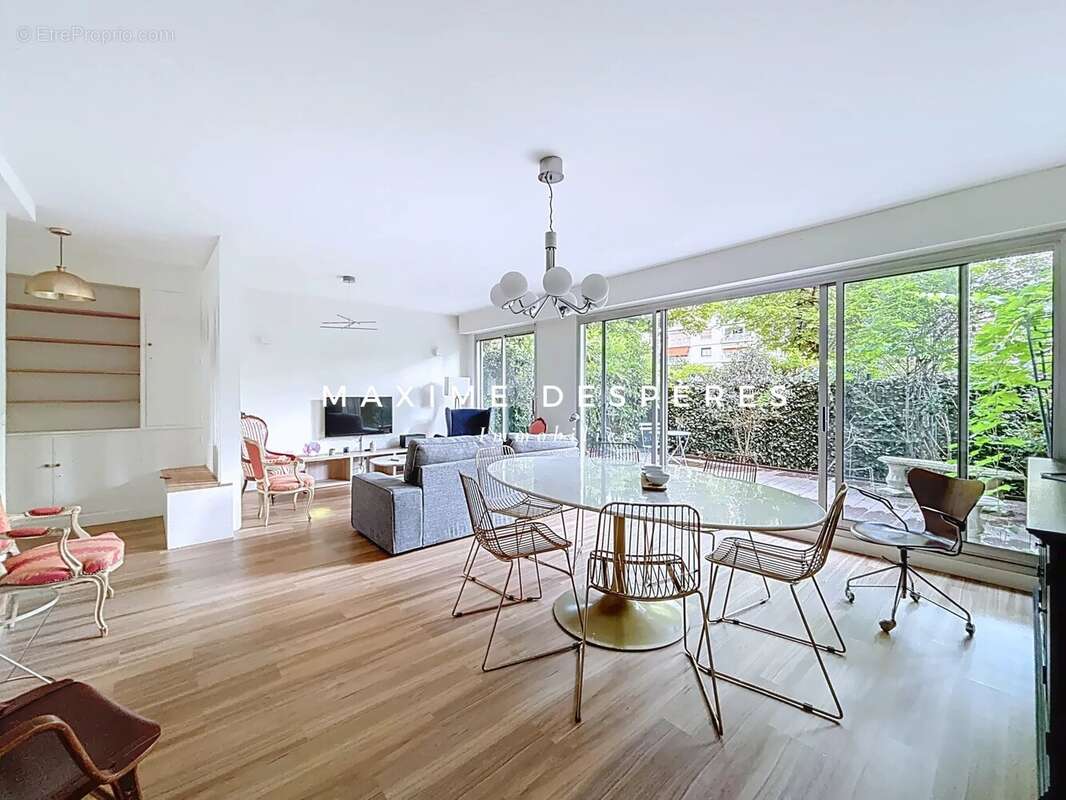 Appartement à NEUILLY-SUR-SEINE