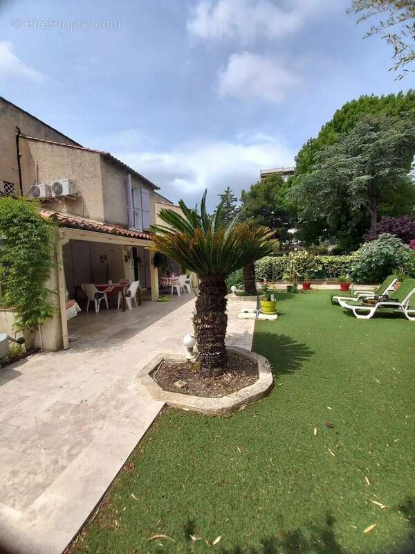 Appartement à MARSEILLE-9E