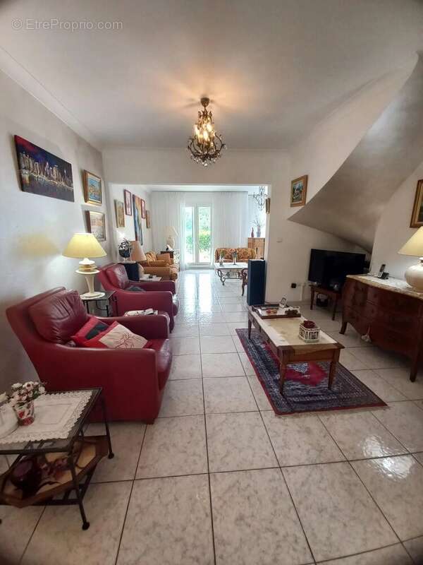 Appartement à MARSEILLE-9E
