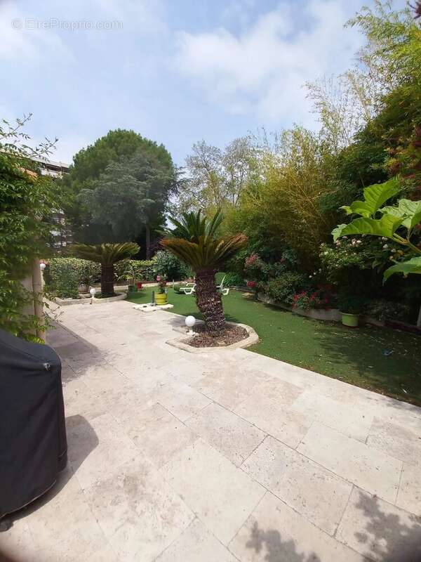 Appartement à MARSEILLE-9E