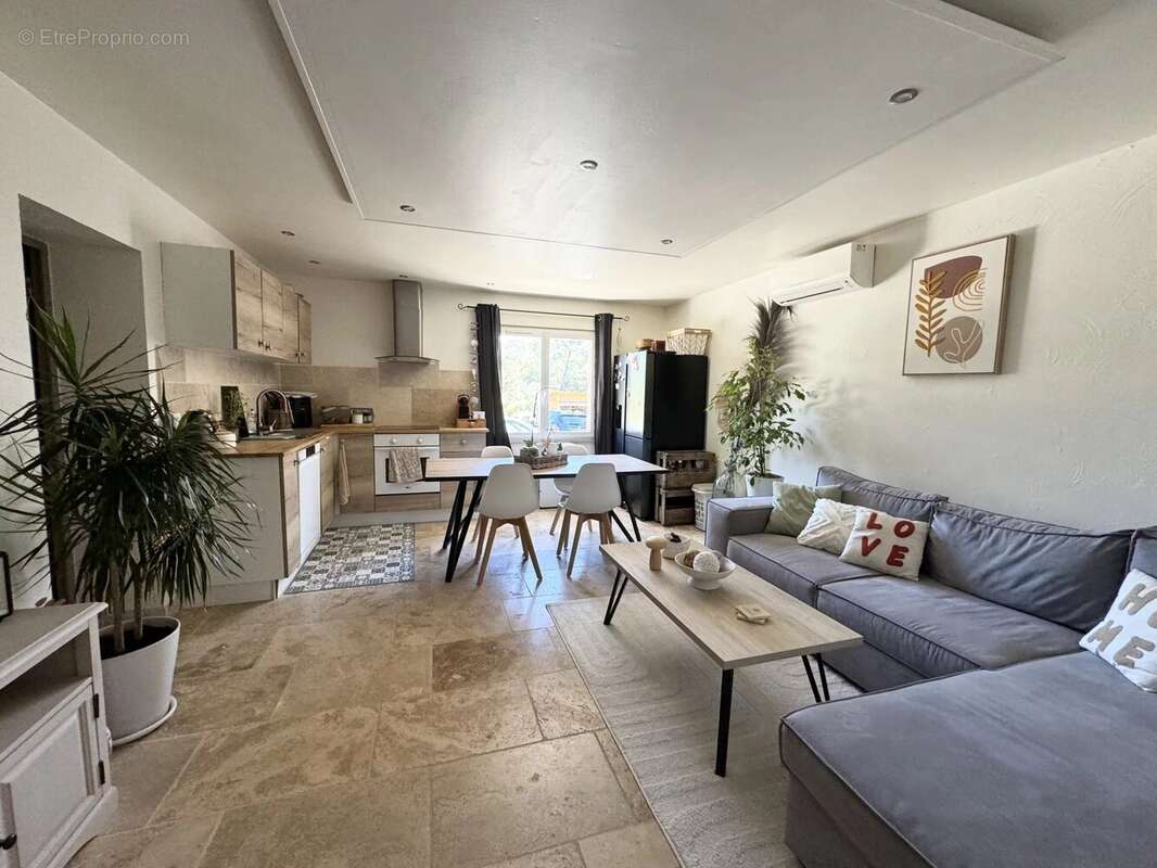 Maison à LE CANNET-DES-MAURES