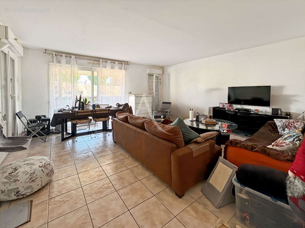 Appartement à LARDY