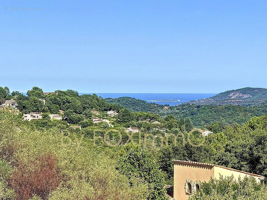 Maison à LES ADRETS-DE-L&#039;ESTEREL