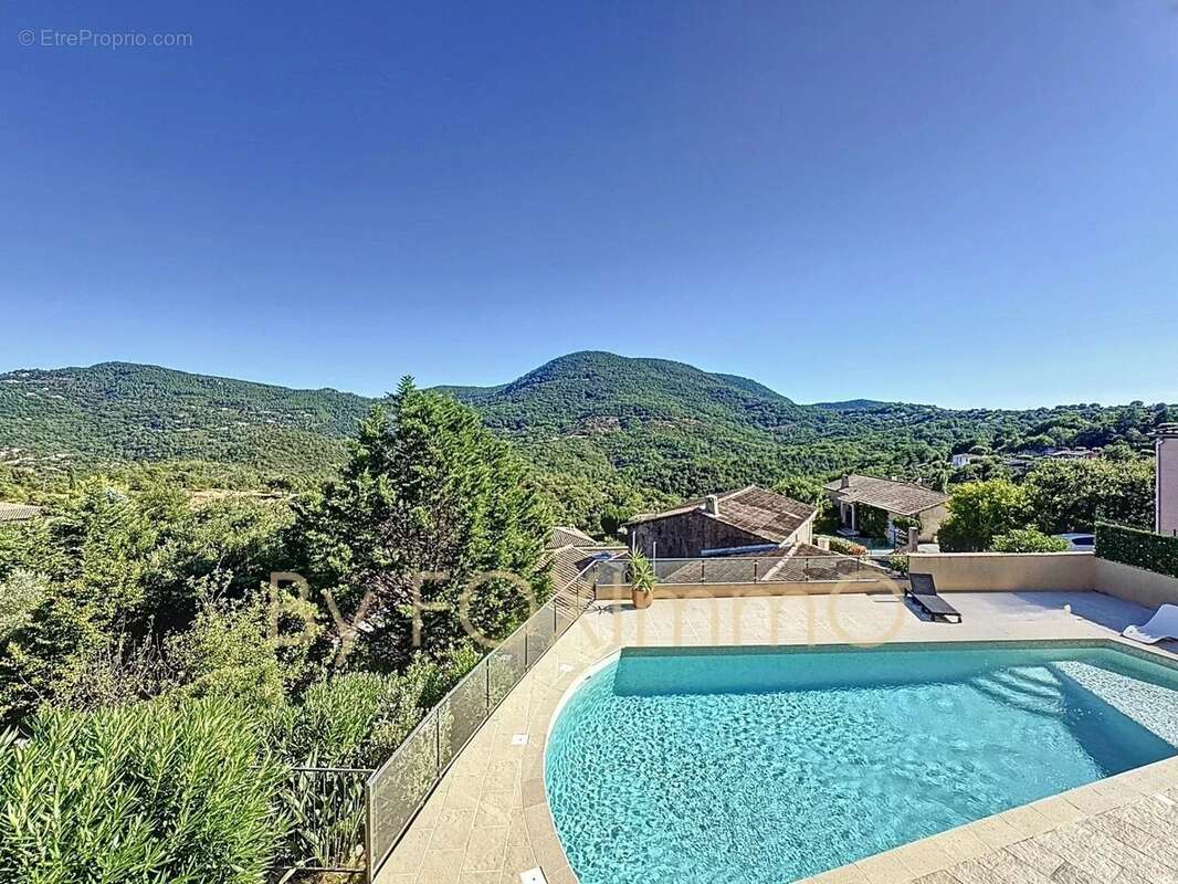 Maison à LES ADRETS-DE-L&#039;ESTEREL