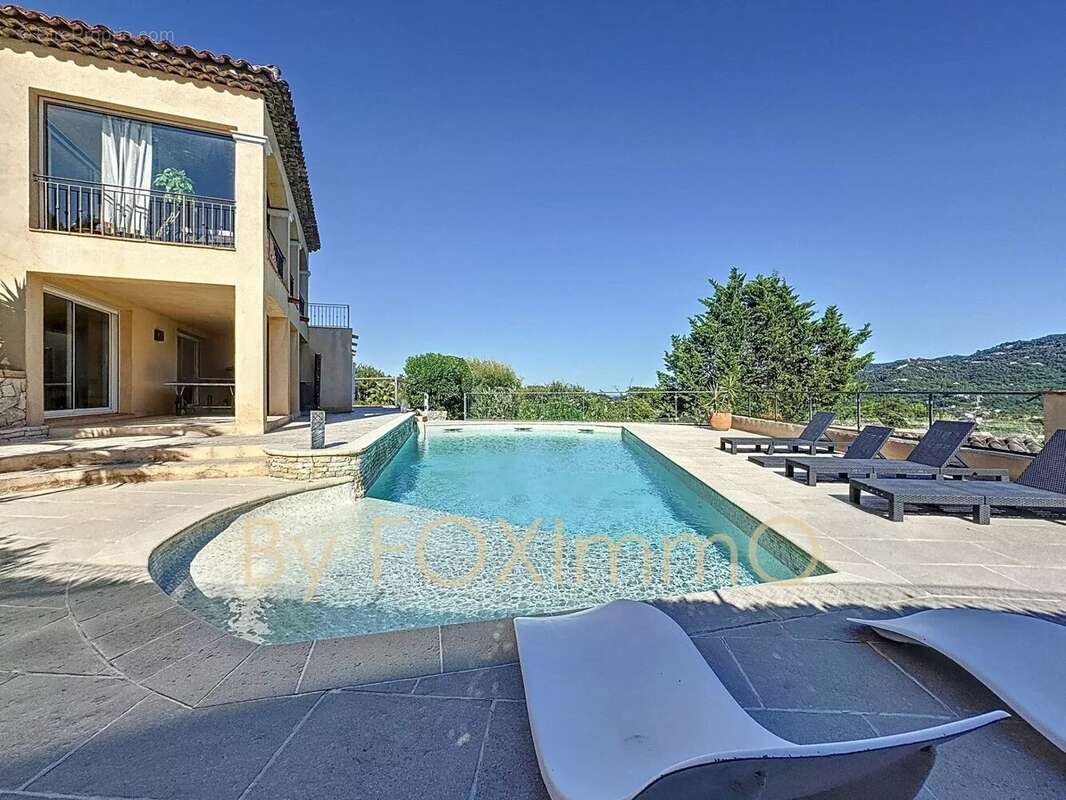 Maison à LES ADRETS-DE-L&#039;ESTEREL