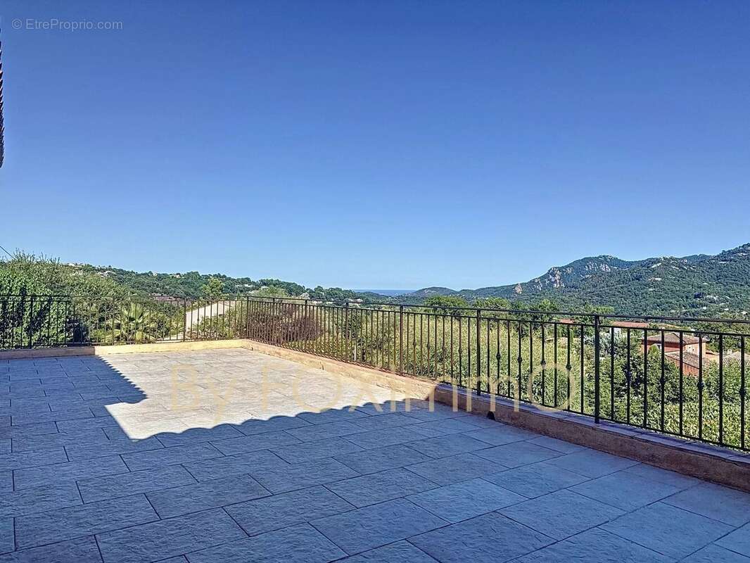 Maison à LES ADRETS-DE-L&#039;ESTEREL