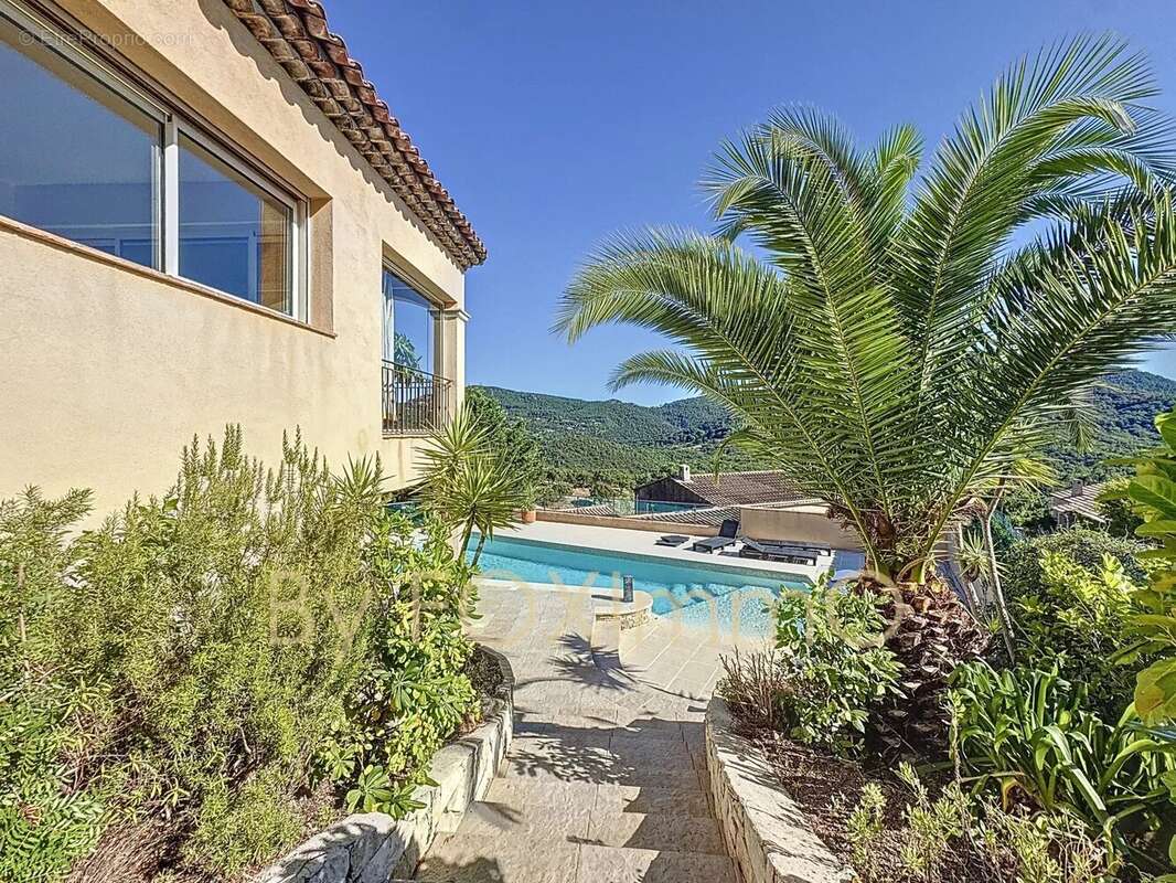 Maison à LES ADRETS-DE-L&#039;ESTEREL