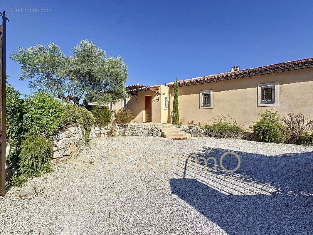 Maison à LES ADRETS-DE-L&#039;ESTEREL