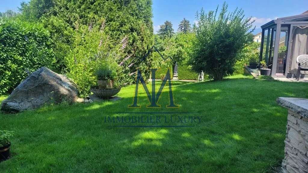 Maison à PERS-JUSSY