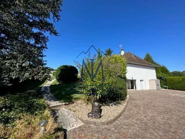 Maison à PERS-JUSSY