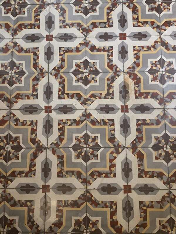 Maison à SAINT-MITRE-LES-REMPARTS