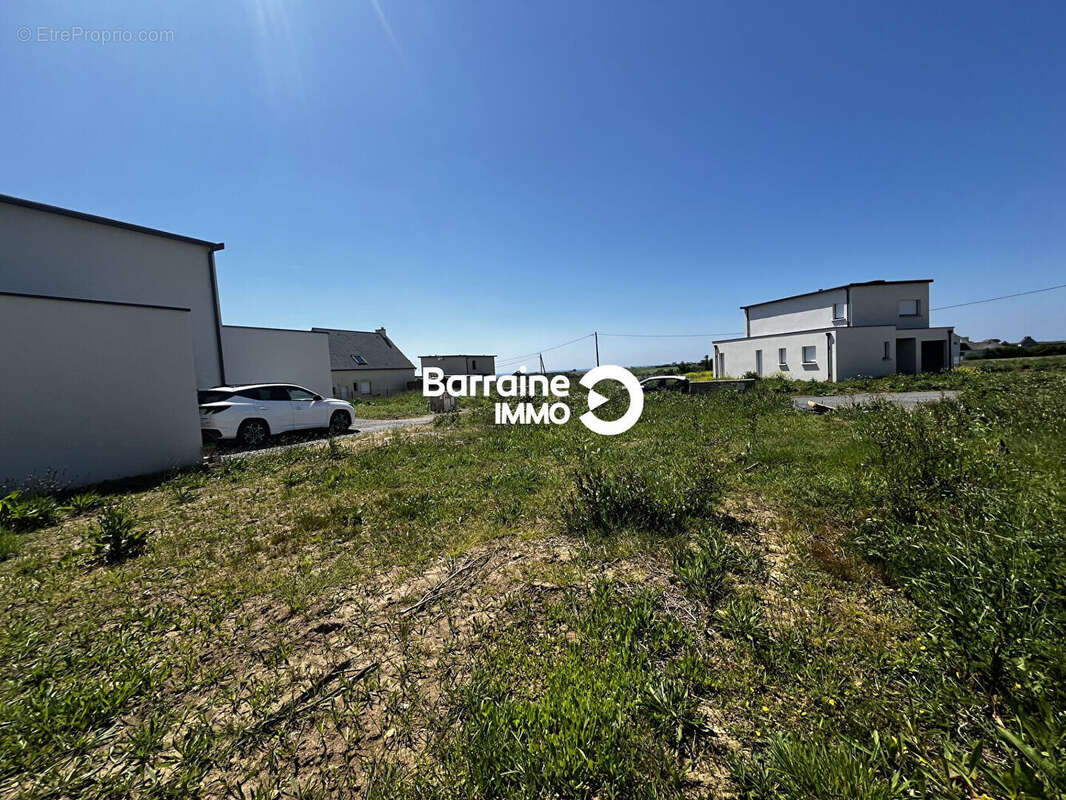 Terrain à PLOUGONVELIN